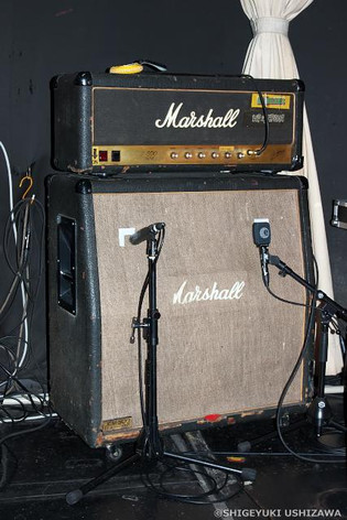 40v