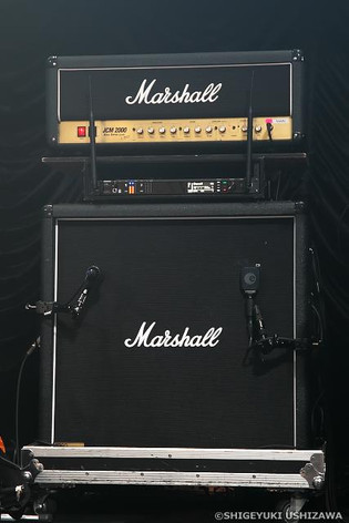 100v
