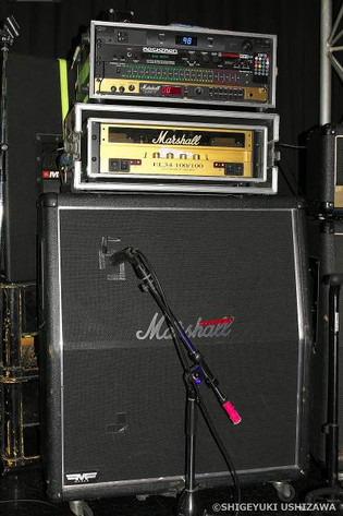 90v