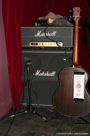 150v