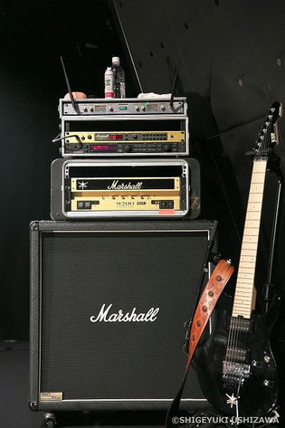 176v