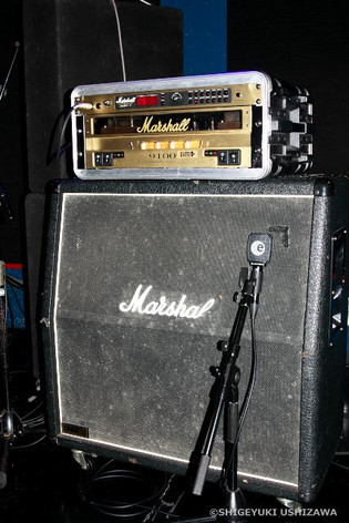 90v