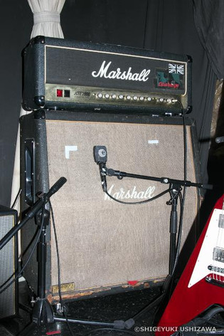 200v
