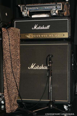 150v