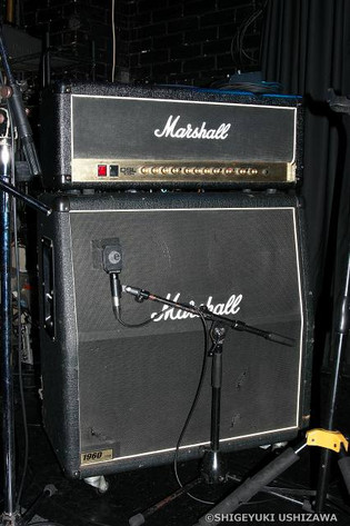 40v