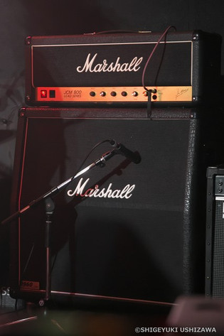 90v