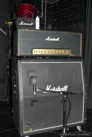 70v