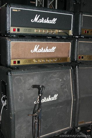 200v