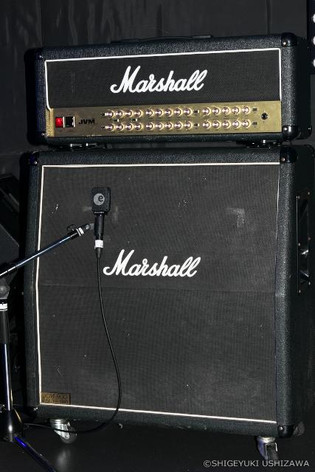 90v