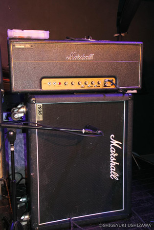 30v